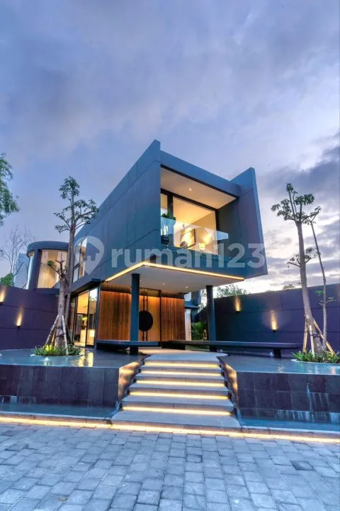 Villa dengan Fasilitas Bintang 5 di Pererenan Canggu - Image 1 of 4