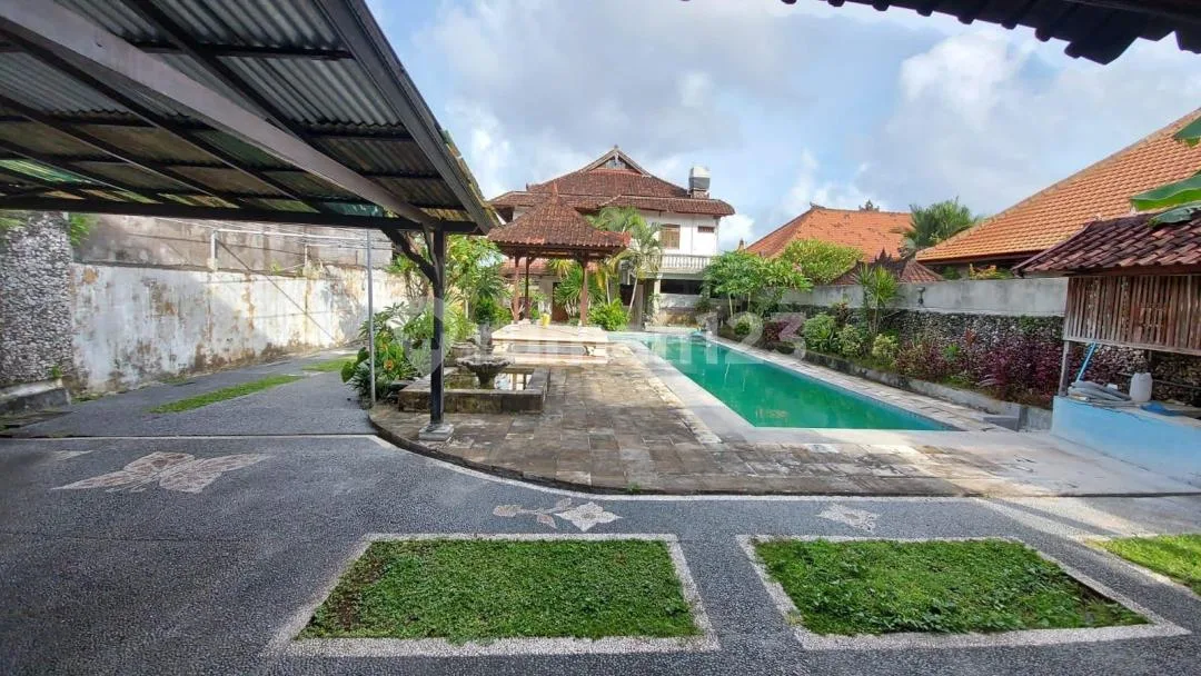 Villa Luas 8 Kamar dan Pool Strategis Kawasan Premium di Seminyak - Image 4 of 4