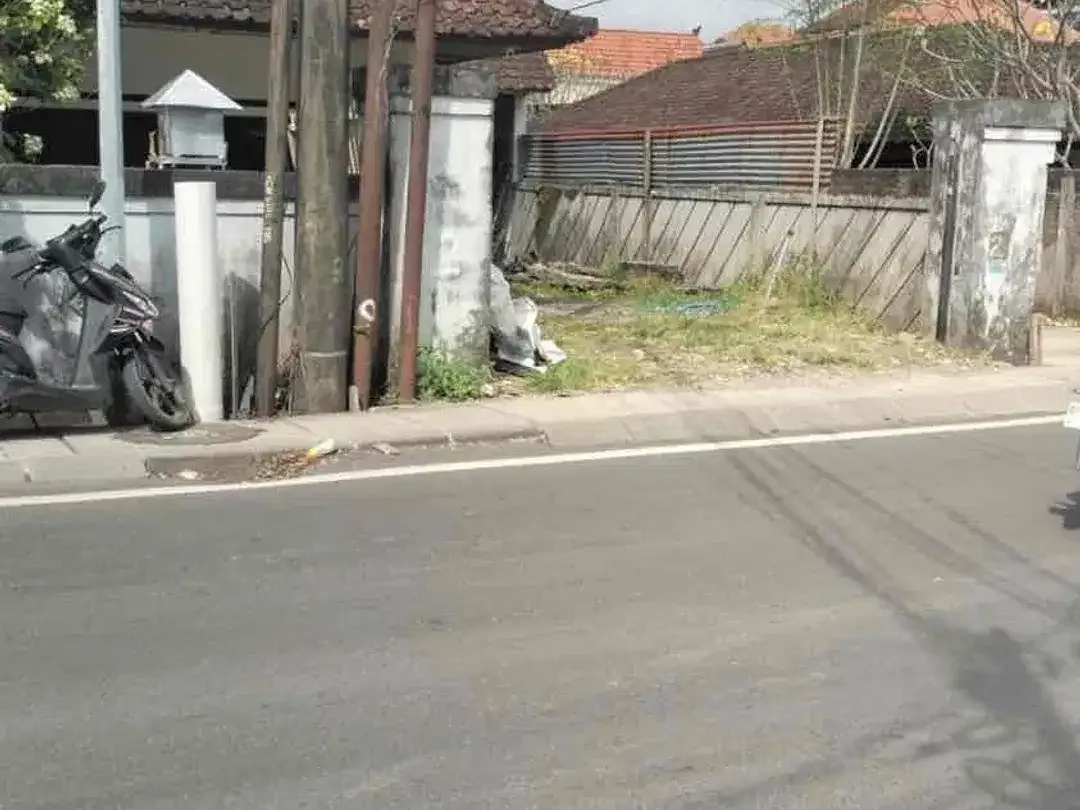Dijual tanah isi bangunan lokasi di jalan utama Tuka Canggu - Image 1 of 6