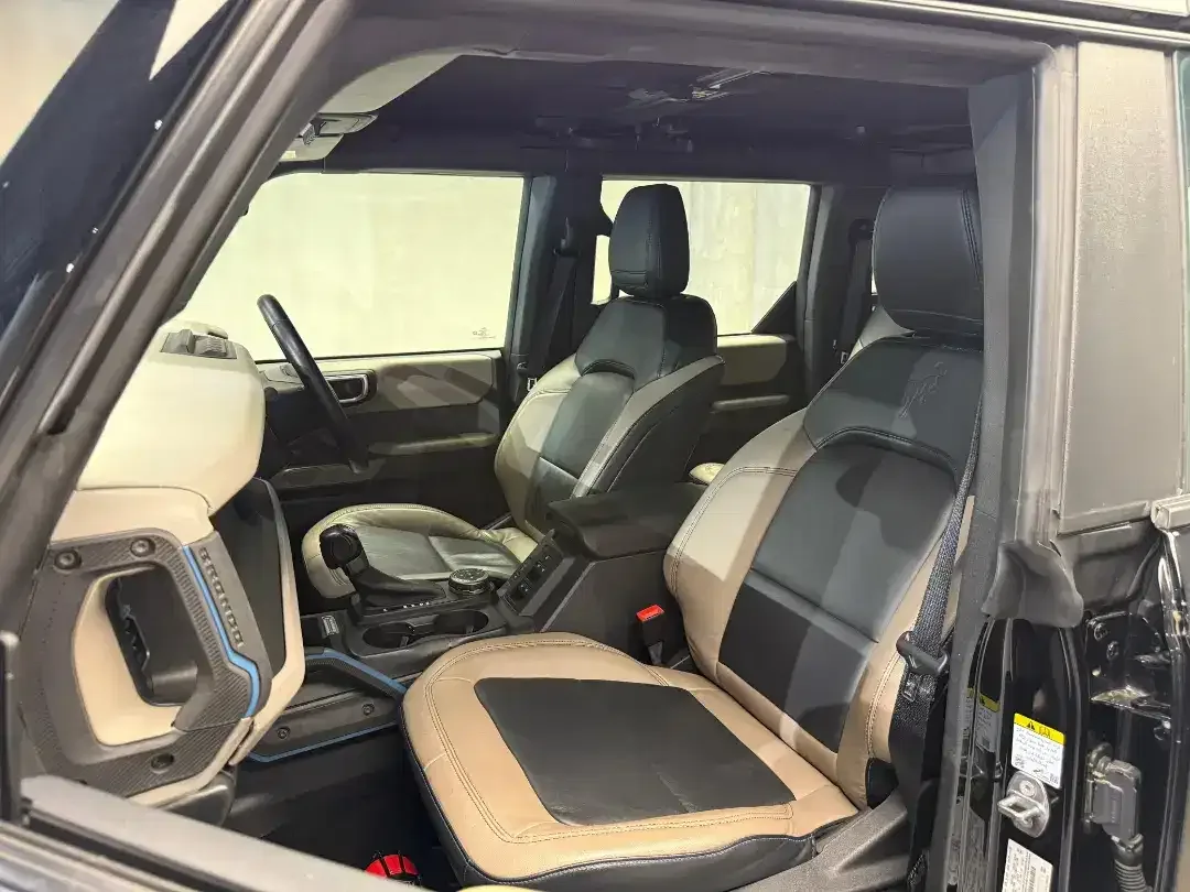 FORD BRONCO WILDTRAK 4-DOOR AT 2022 SHADOW BLACK - Image 9 of 10
