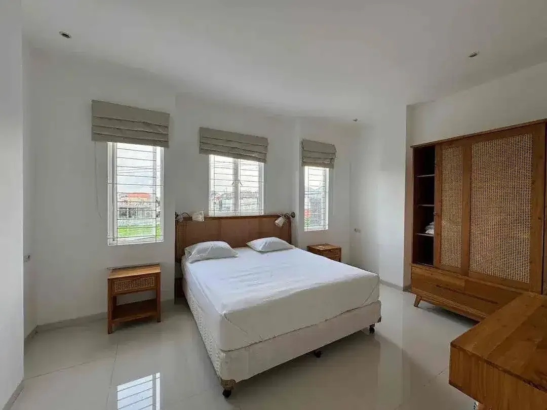 Di jual Rumah Lantai 3
Lokasi di Jln Dewi Sri Kuta badung bali - Image 2 of 10