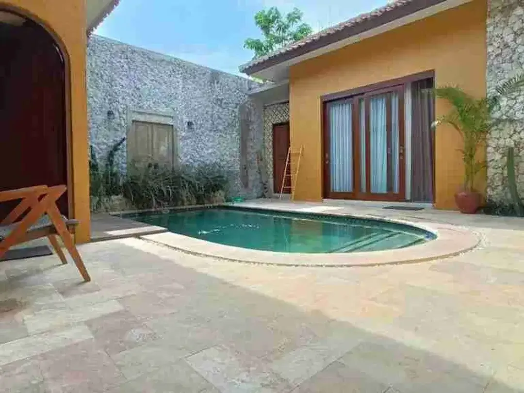 dijual villa 3 bedroom dekat mall sidewalk jimbaran kuta selatan badung bali - Image 1 of 10