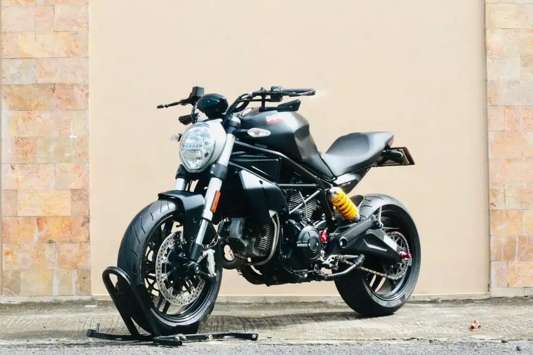 Ducati monster 797 ABS 2018 like new siap pakai - Image 1 of 4