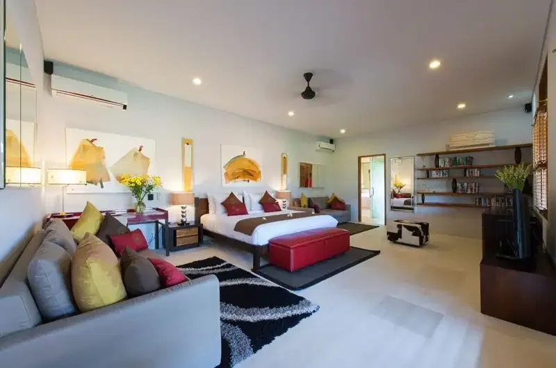 Villa Mewah 2 Unit Lokasi Premium Dekat Pantai Seminyak Bali - Image 7 of 10