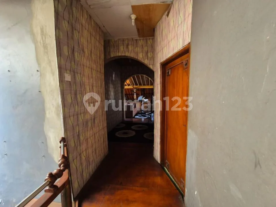 Ruko + Rumah 3 Lantai di Jalan Imam Bonjol - Denpasar - Image 3 of 4