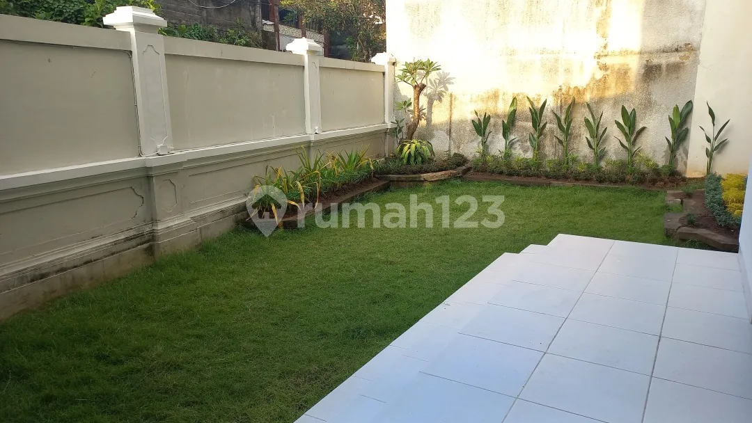 Bebas Banjir ! Rumah Semi Villa 5 Huge Kamar Tidur Ensuite Dekat Canggu Kerobokan bisa Parkir 5 Mobil - Image 2 of 4