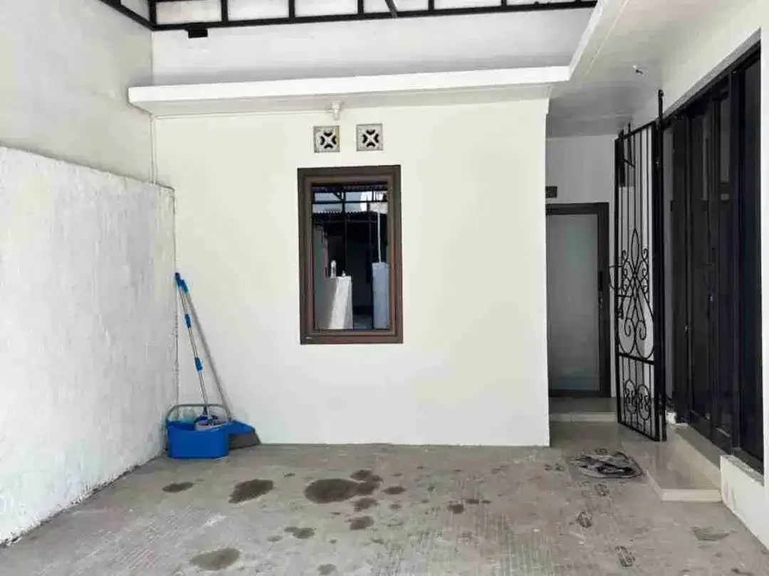 DIJUAL
Rumah Baru Siap Huni
Lokasi Jln Sandat Denpasar Dekat polda Bali - Image 4 of 9