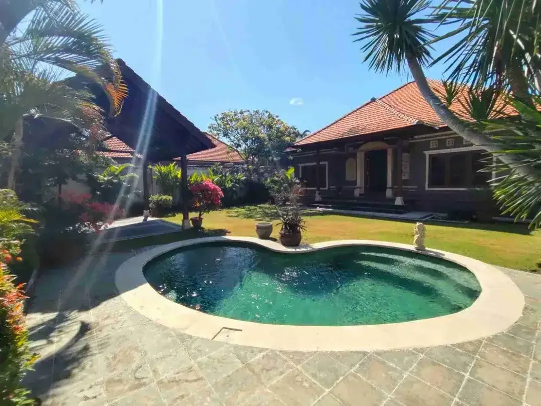 JUAL VILLA CANTIK SANUR DENPASAR 5Are 3BR 9M - Image 3 of 10