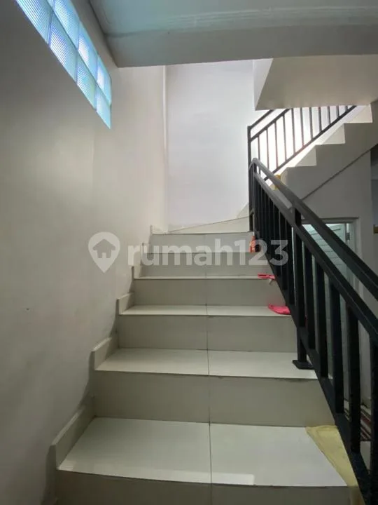 Ruko 2 Lantai di Mertasari Denpasar Selatan Dekat Sanur Siap Huni Akses Strategis Parkir Luas - Image 3 of 4