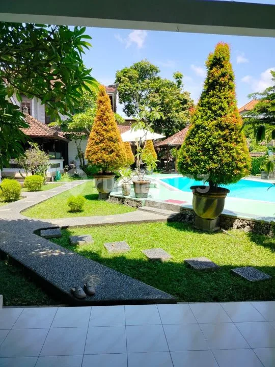 Dijual 4 Unit Villa LT 1600 m2 Masih Beroperasi Dekat Plaza Renon Denpasar Bali Bisa KPR - Image 1 of 4