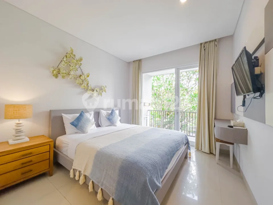 Hotel Mewah 3 Lantai Konsep Modern Dekat Pantai Petitenget - Image 2 of 4