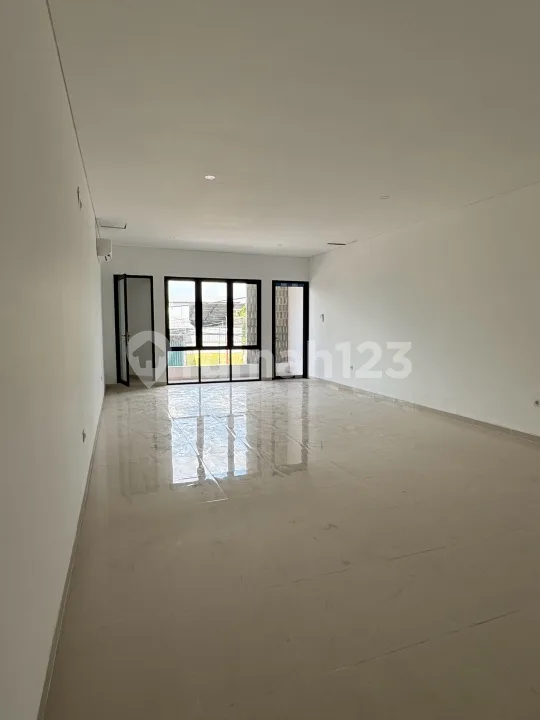 Ruko Baru 2 Lantai di Kebo Iwa Utara Harga Murah Area Komersial SHM - Image 4 of 4