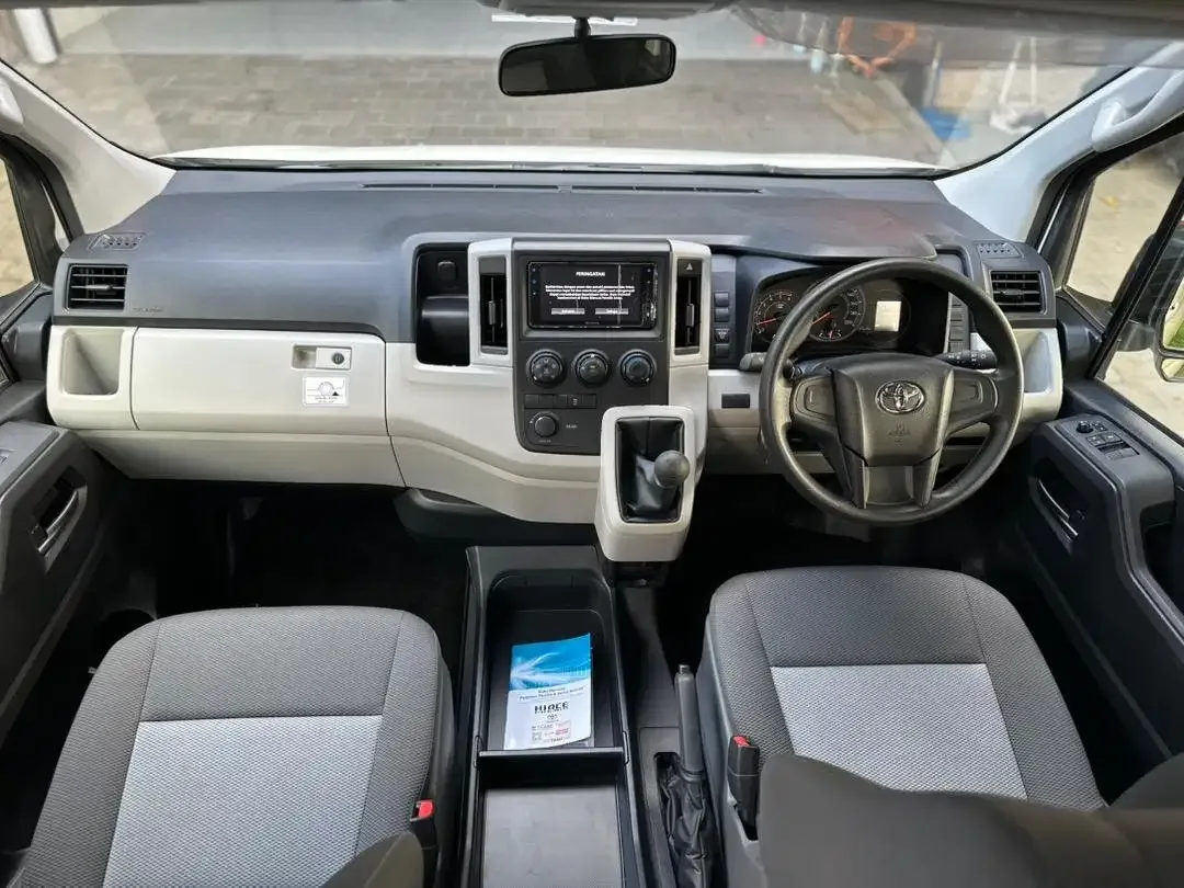 Toyota HIACE PREMIO 2025 MANUAL DIESEL NOL KILOMETER TANPA INDENT - Image 7 of 10