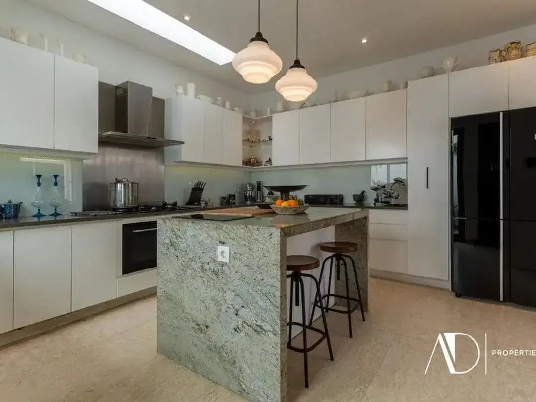 FREEHOLD | CONTEMPORARY TROPICAL ESTATE IN PERERENAN - Image 10 of 10