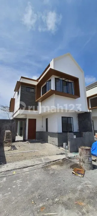 Vila 2 Lantai 3 Bedroom Panoramic View Strategis di Nusa Dua - Image 3 of 4