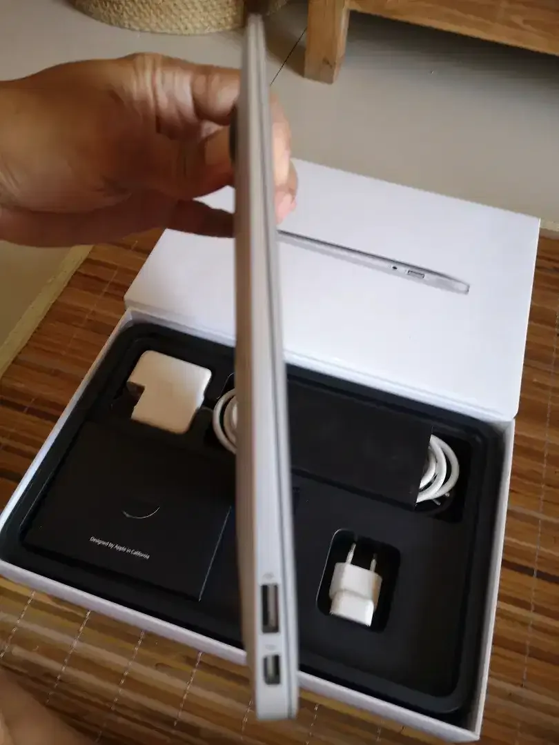 Macbook air 11 inch 2015 - Image 5 of 10