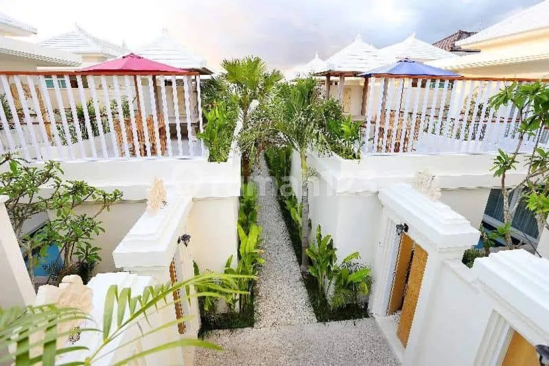 Dijual Kompleks Villa Mewah Gaya Modern di Pusat Canggu - Bali - Image 3 of 4