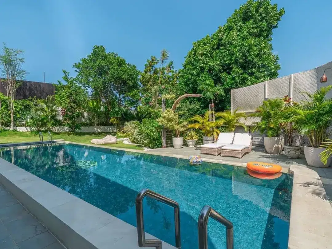 Leasehold - Spacious 6-Bedroom Villa in Batu Bolong, Canggu - Image 8 of 10