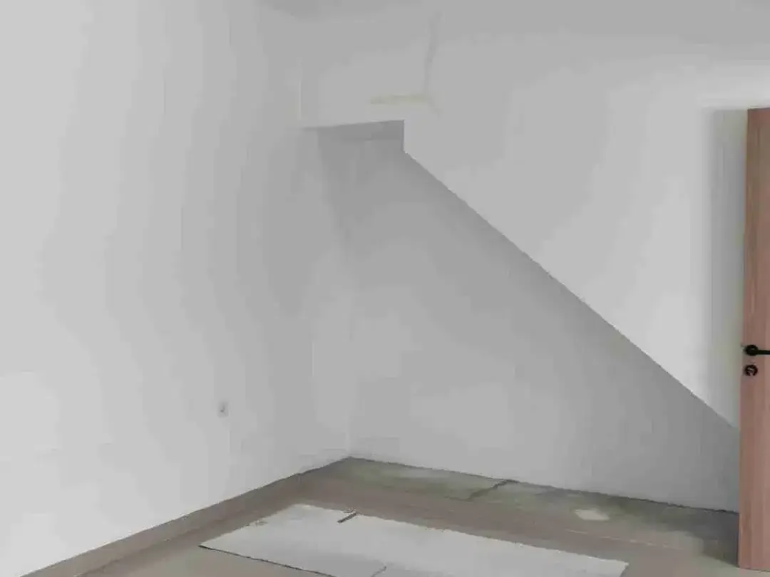RUMAH BARU LANTAI II MODERN MINIMALIS LINGKUNGAN ONE GATE SISTEM DEKAT JOGING TREK DAN DEKAT SMP NEGERI 2 KUTA UTARA DALUNG - Image 6 of 10
