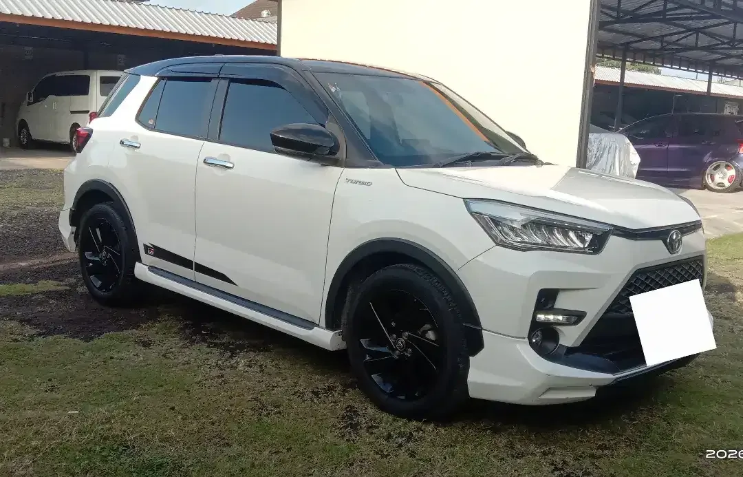 Raize 2022 GR Sport Two Tone Matic - Image 5 of 8