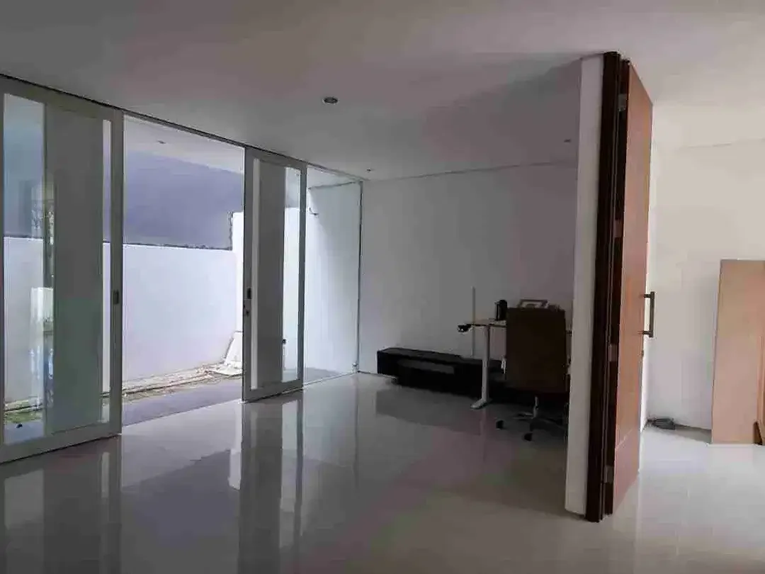 Rumah Elegan 3+1 KT di Citraland Denpasar – 128 m², Cluster Elite Siap Huni - Image 9 of 10