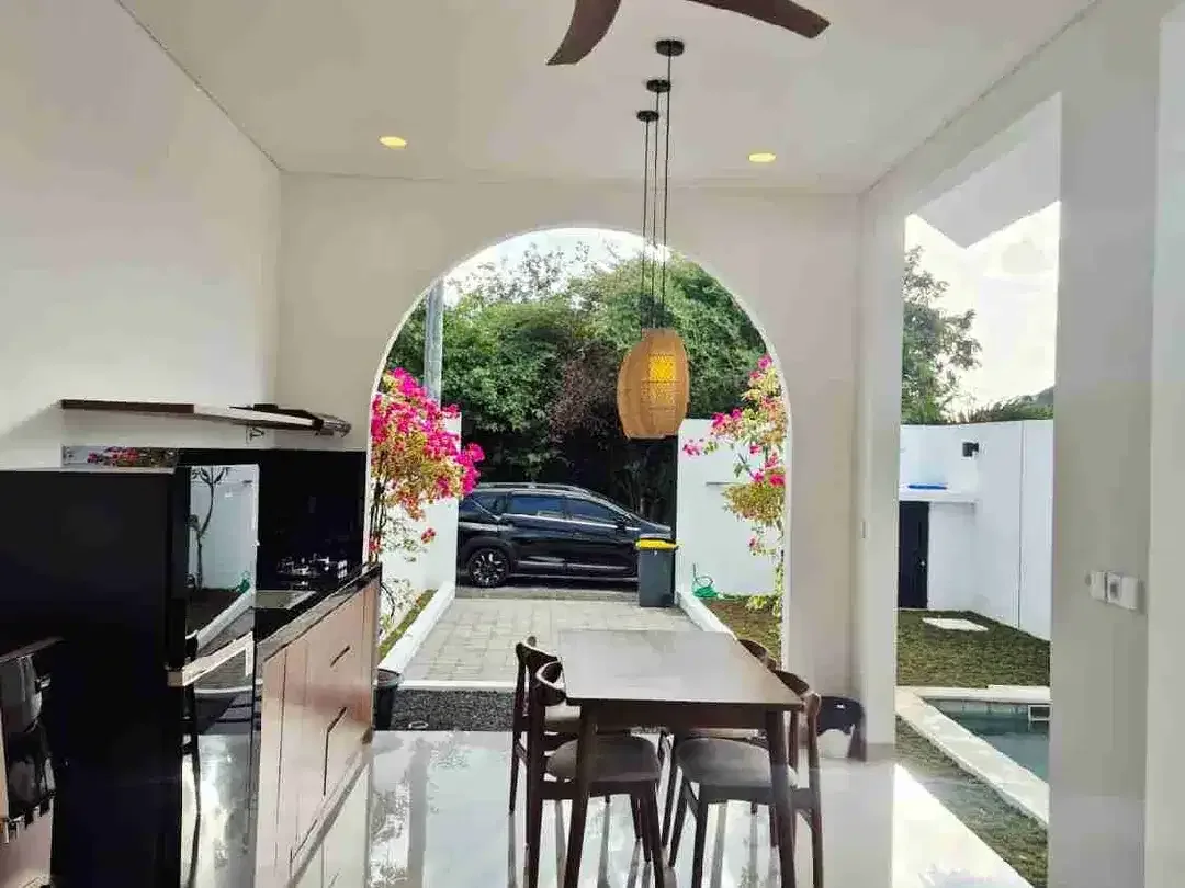 Brand New Modern Villa in cozy environment Taman Mumbul - Image 3 of 10