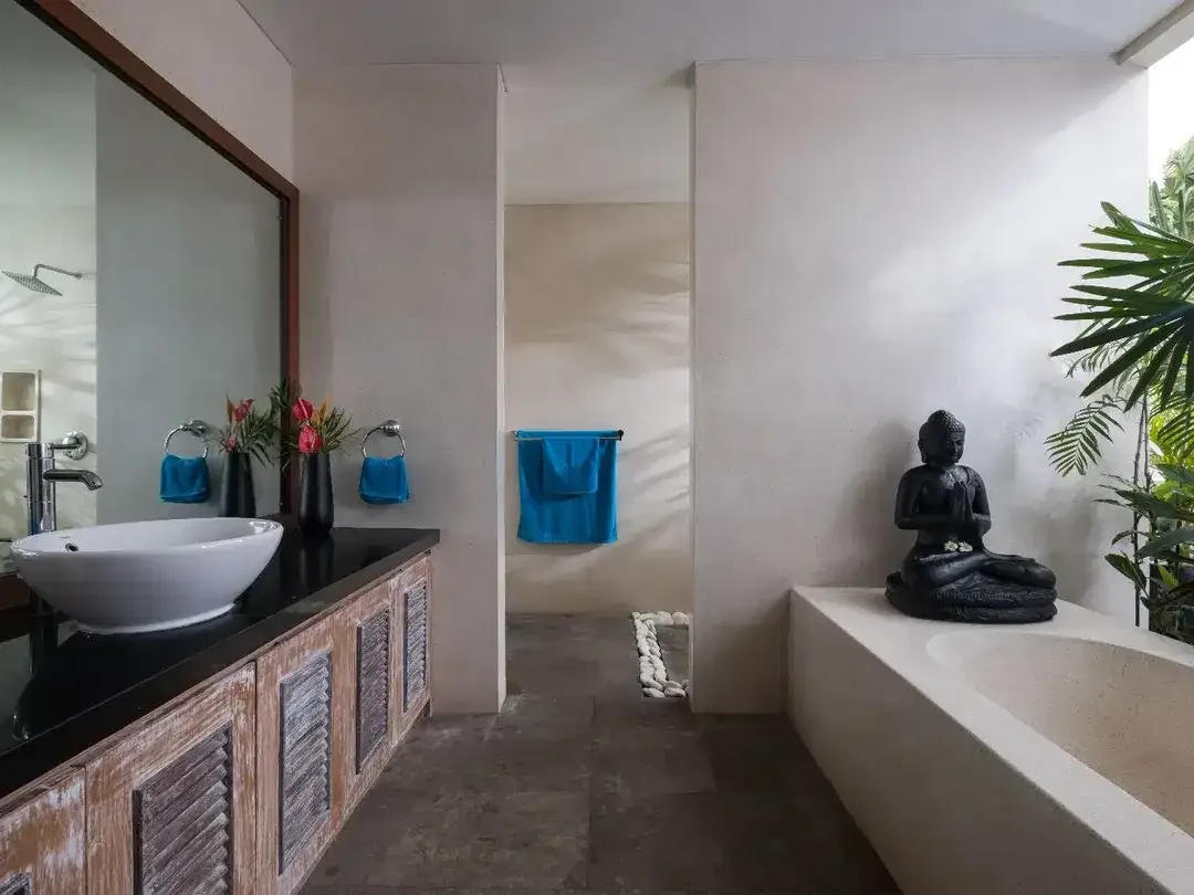 Freehold - Exquisite Tropical Retreat 2-Bedroom Villa in Prime Canggu Location - Image 5 of 10