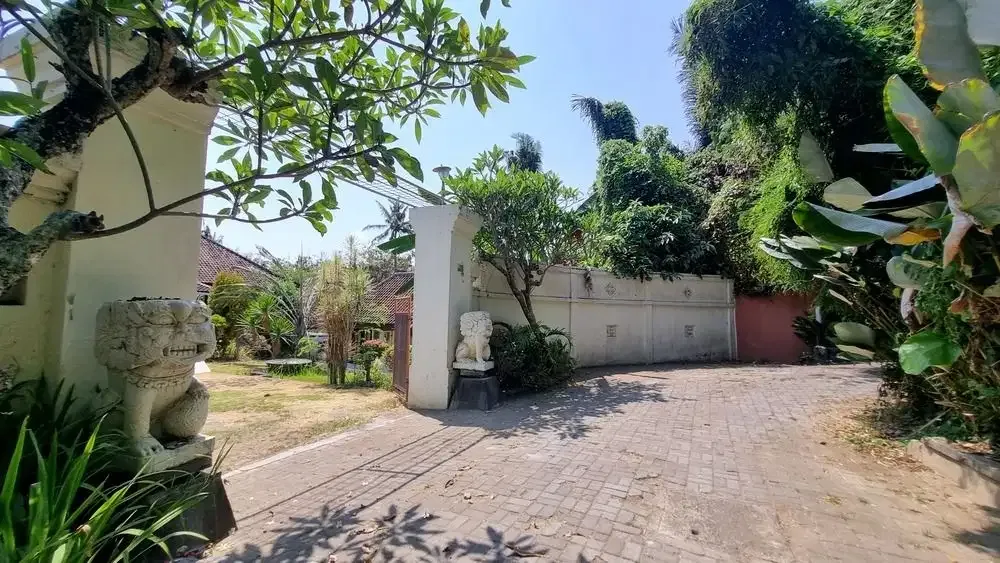Villa 3 Bedroom yg Luas -hanya 3 menit dari Pantai Saba, Bali - Image 7 of 10