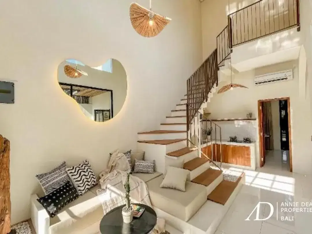 LEASEHOLD | MEDITERRANEAN-STYLE 2-BEDROOM VILLA - OBEROI, SEMINYAK - Image 2 of 8