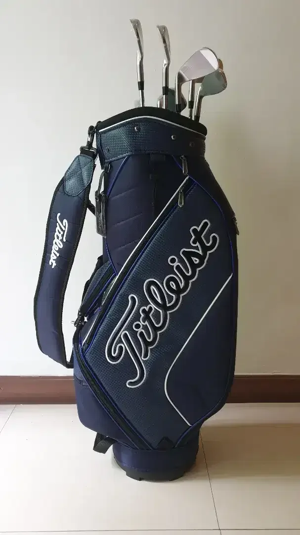 Stik Golf Titleist + Golf Bag Budayakan Baca Details - Image 2 of 8