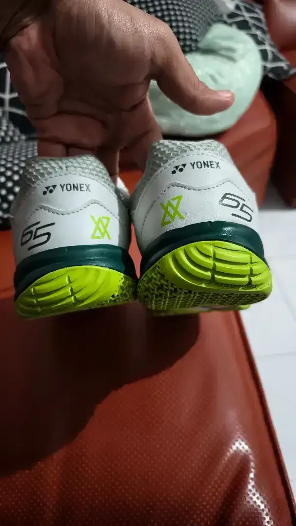 Sepatu Yonex SHB X VA 65 Viktor Axelsen Size 42 - Image 3 of 6
