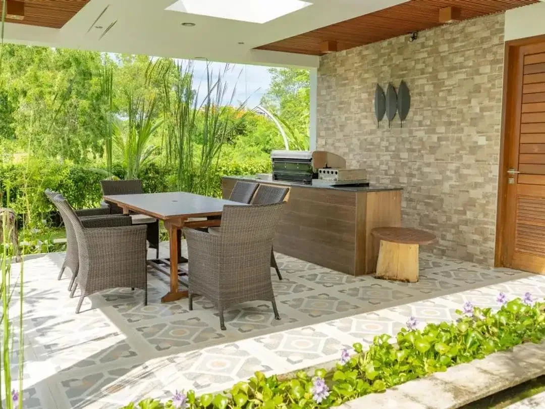 FREEHOLD MODERN CONTEMPORARY VILLA IN ULUWATU VIEW GOLF COURSE - Image 9 of 10