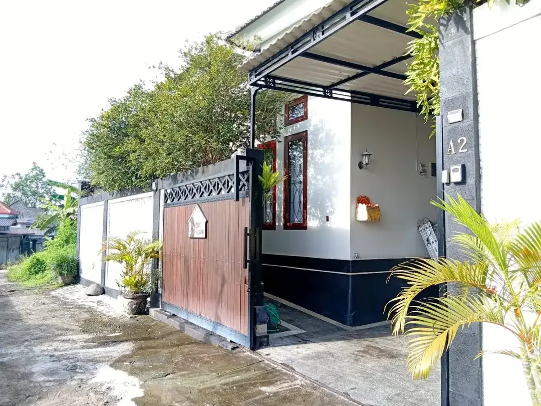 The Ultimate Family Retreat: Homey 6 Bedroom Freehold Villa Near Saba Beach! - Image 2 of 10