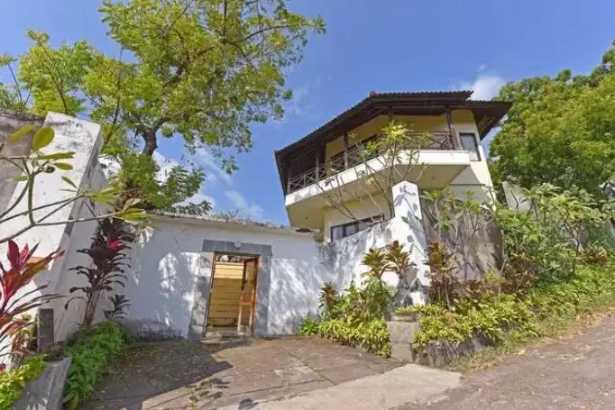 VILLA FULLY OPERATED FREEHOLD IN LOVINA BULELENG - Image 1 of 10