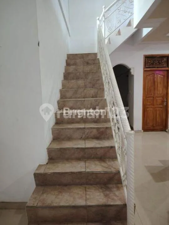 Disewakan Rumah 2 LT 4 Kmr Dekat Pantai Berawa - Image 3 of 4