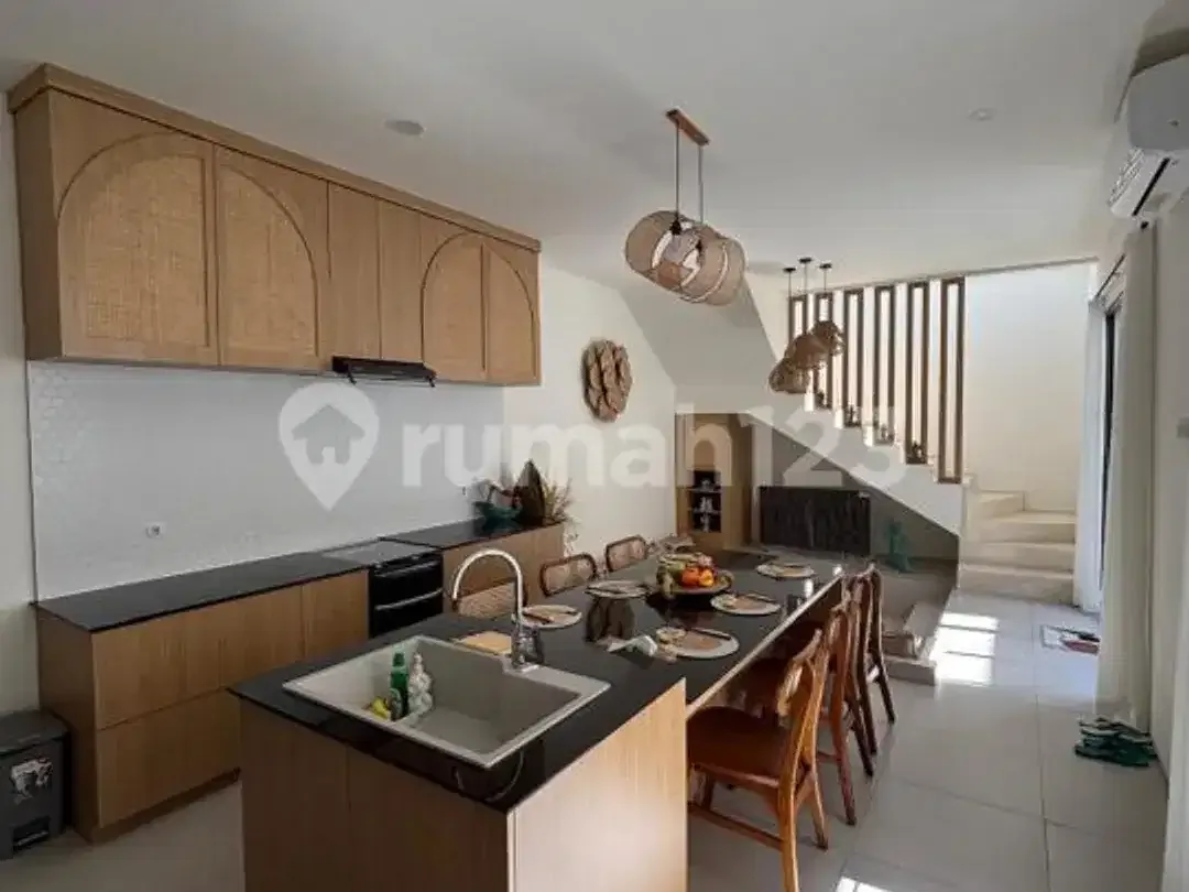 Mediteranian 3 Beds Villa In Kerobokan For Rent - Image 7 of 10