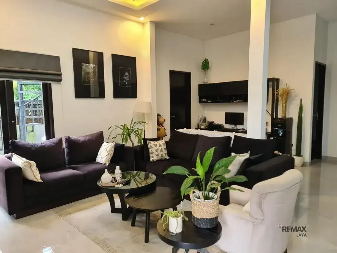 Rumah Hook 4 Kamar Tidur Dijual di Taman Griya Jimbaran Area - Image 3 of 10