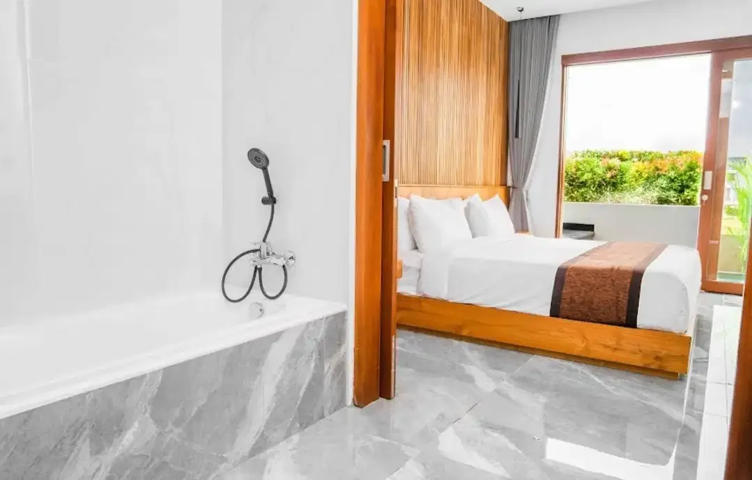 MODERN 5-BEDROOM VILLA FOR SALE – CANGGU BATUBOLONG - Image 3 of 10