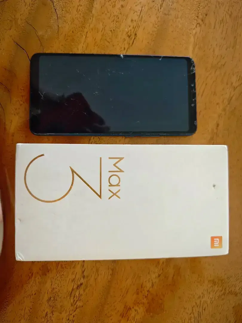 Xiaomi Mi Max 3 4/64gb broken screen - Image 1 of 6