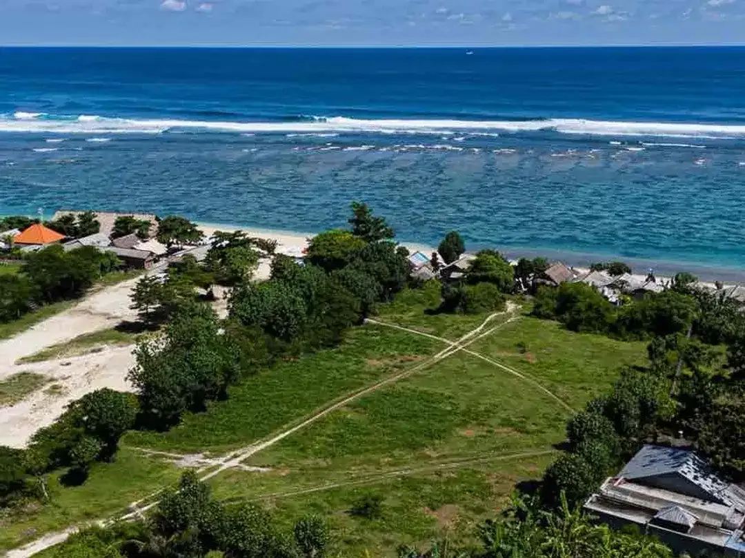 PRIME BEACH FRONT LAND AT PANDAWA KUTUH - Image 5 of 6
