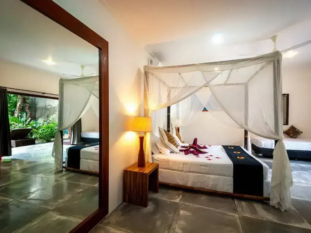 Luxurious 5-Bedroom Villa with Magnificent Pool in Seminyak - Image 6 of 10