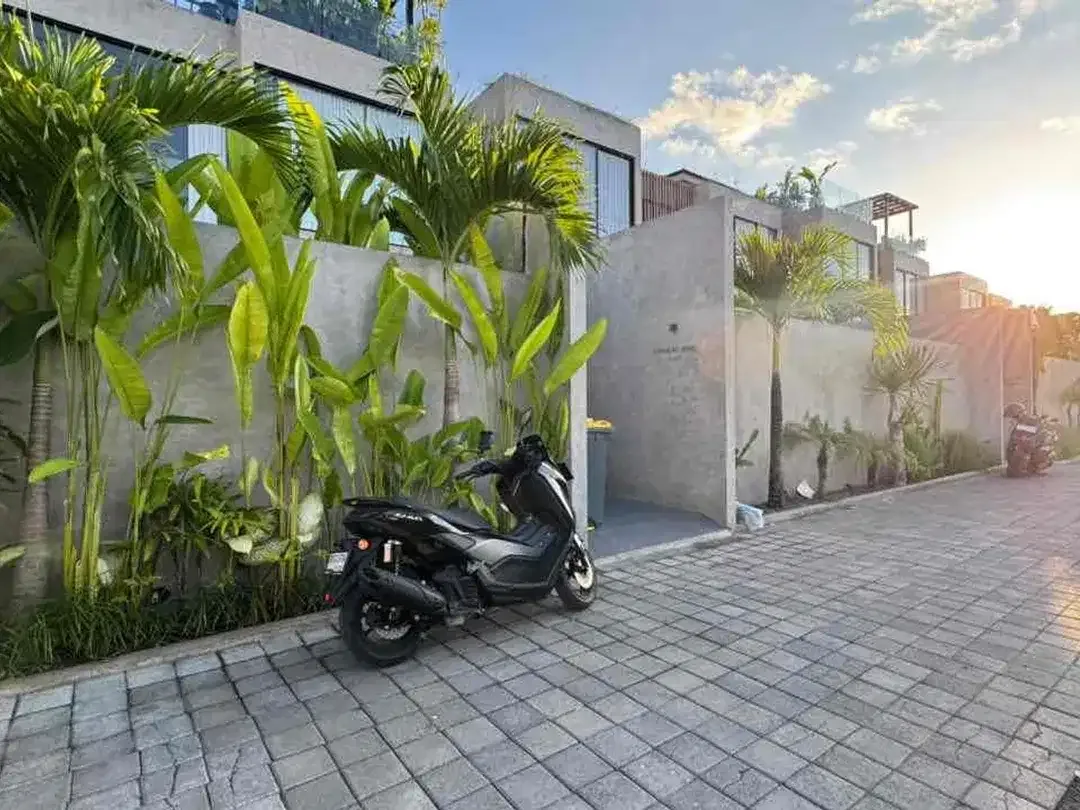 Tanah PREMIUM Hook Super LANGKA Jl Pererenan Canggu - Image 9 of 9