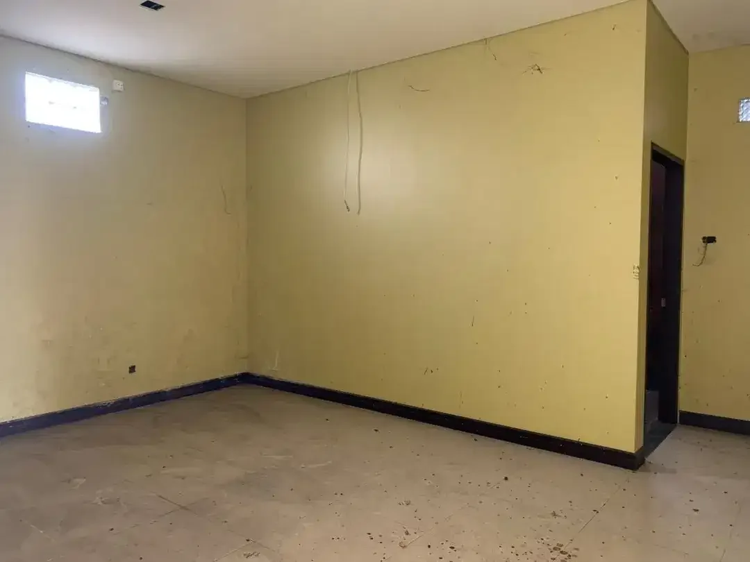 Dijual Rumah Cocok untuk Kantor 7 Kamar di Denpasar Barat - Image 4 of 10