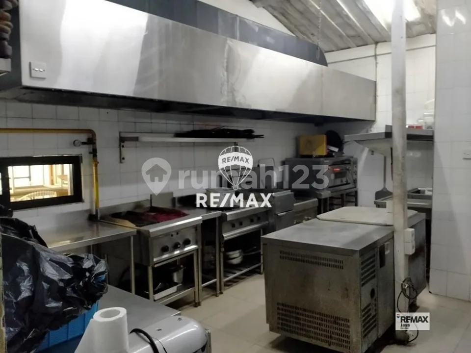 Restaurant Business Takeover Opportunity For Rent In Batu Bolong, Canggu - Image 2 of 4
