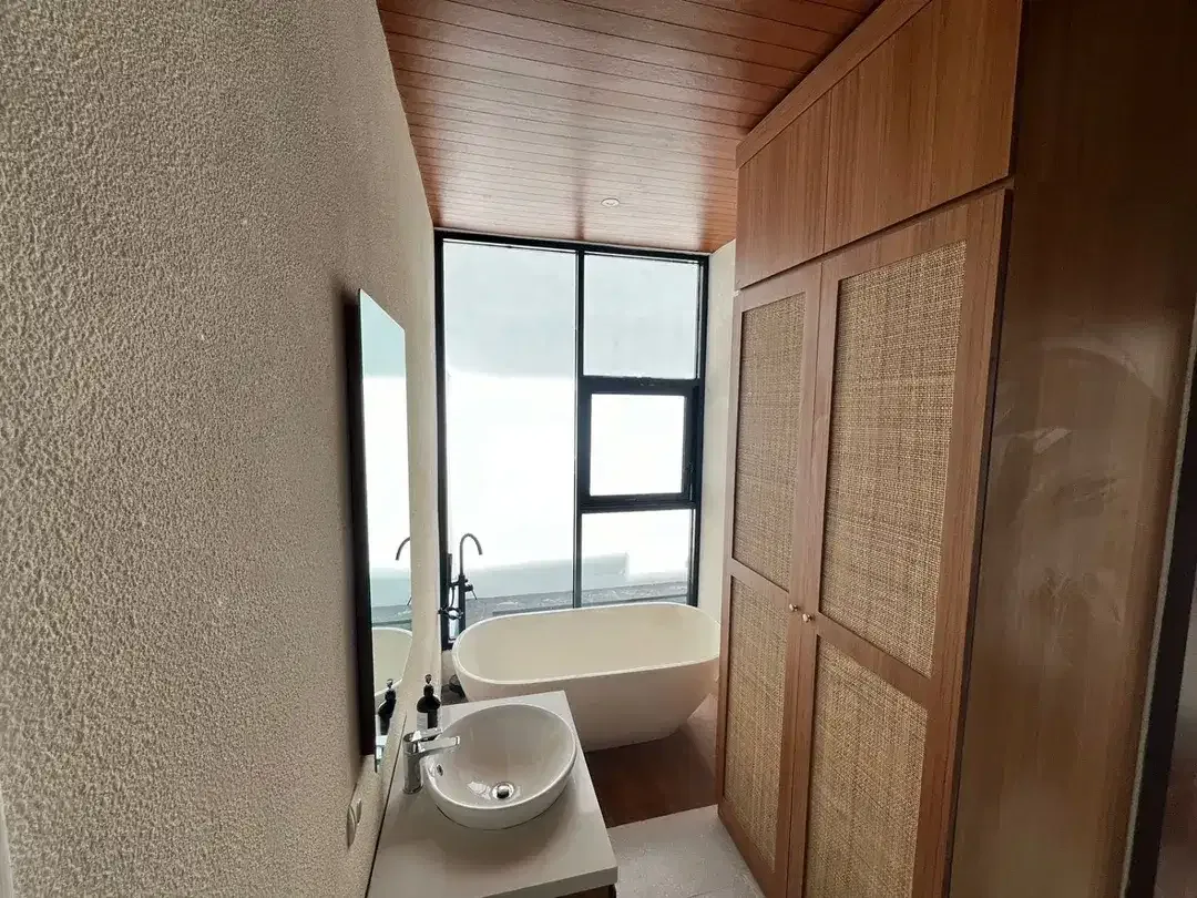 DI JUAL VILLA DI NUSA DUA BADUNG BALI DEKAT PINTU TOLL - Image 3 of 10