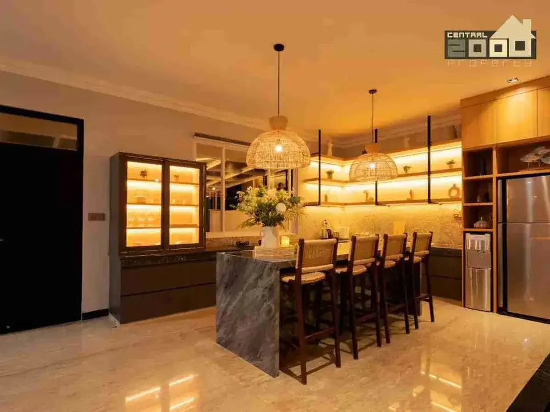 Spacious Luxury Villa with Pool & Open Balcony – Heart of Jimbaran - Image 6 of 10