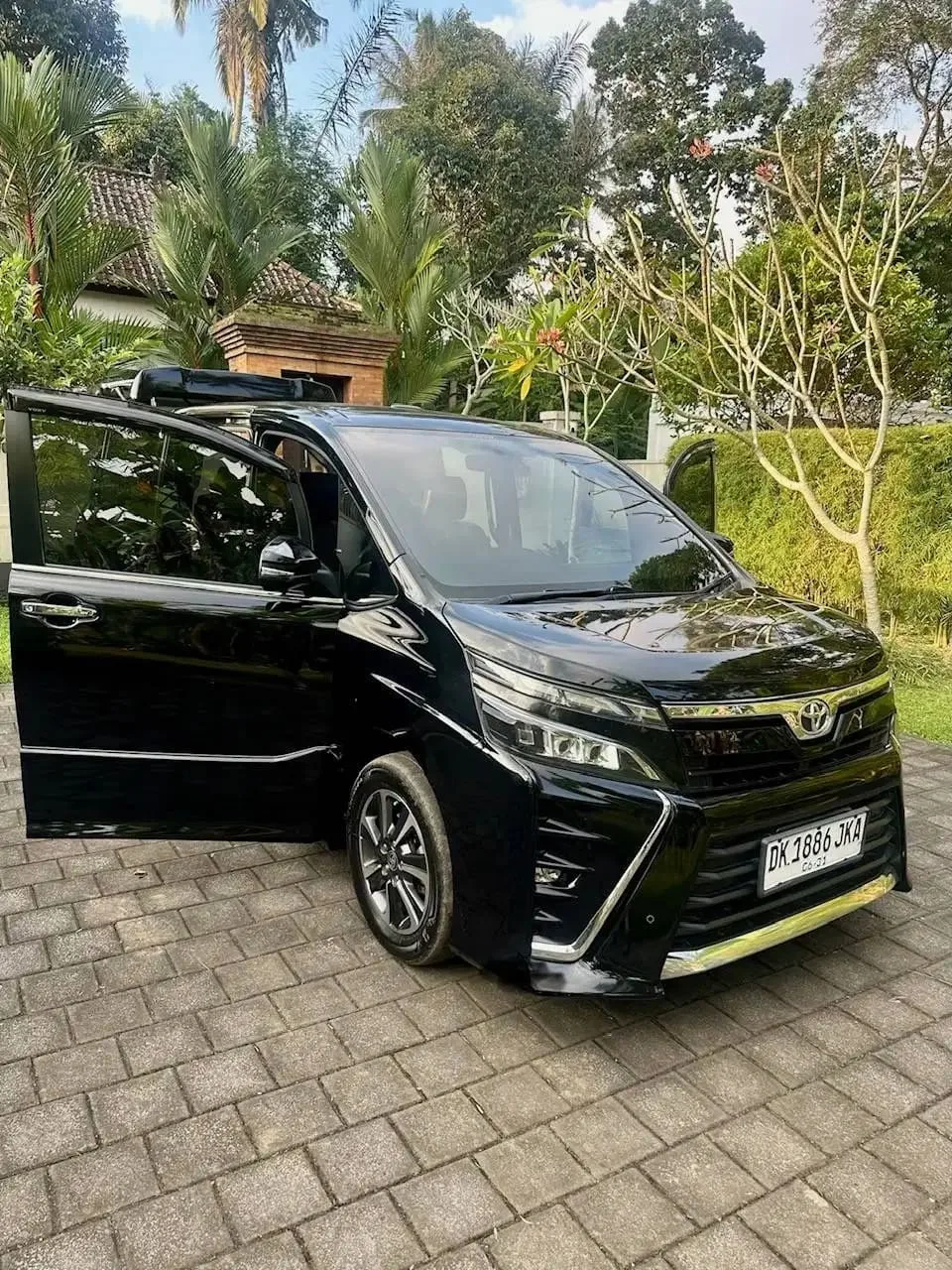TOYOTA VOXY 2020 - Image 8 of 10