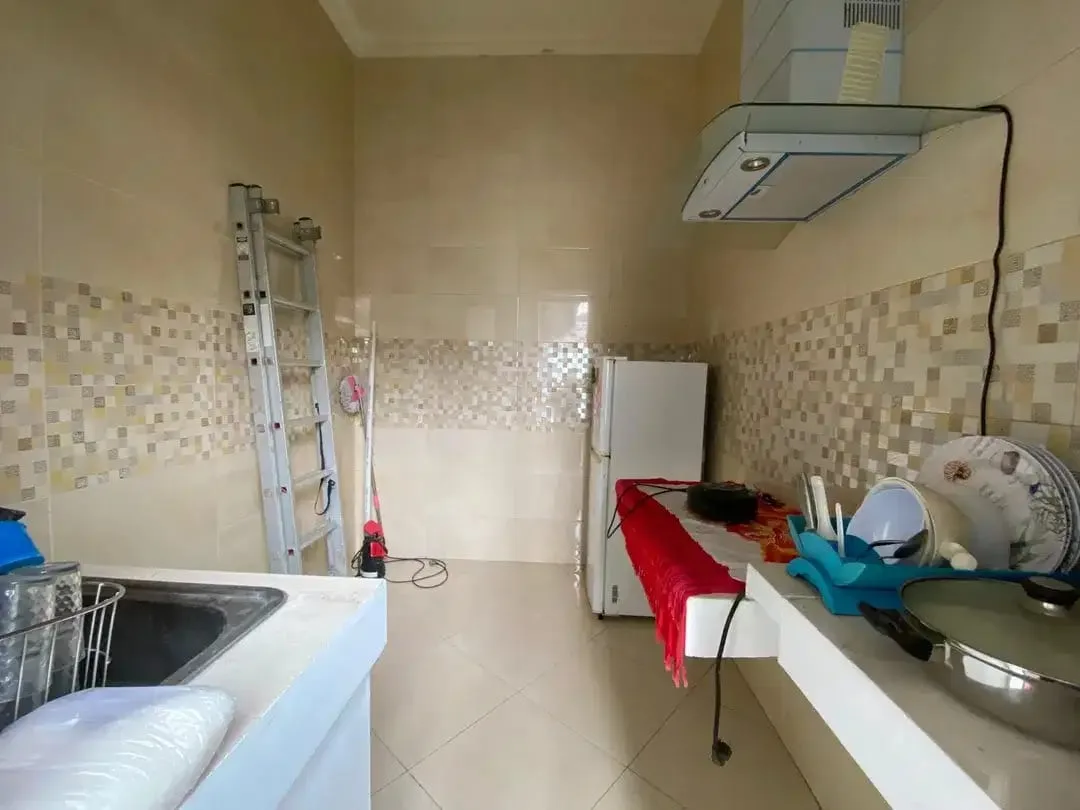 House Area Gatot Subroto Barat, Denpasar, Close to Citraland Waterpark - Image 5 of 6