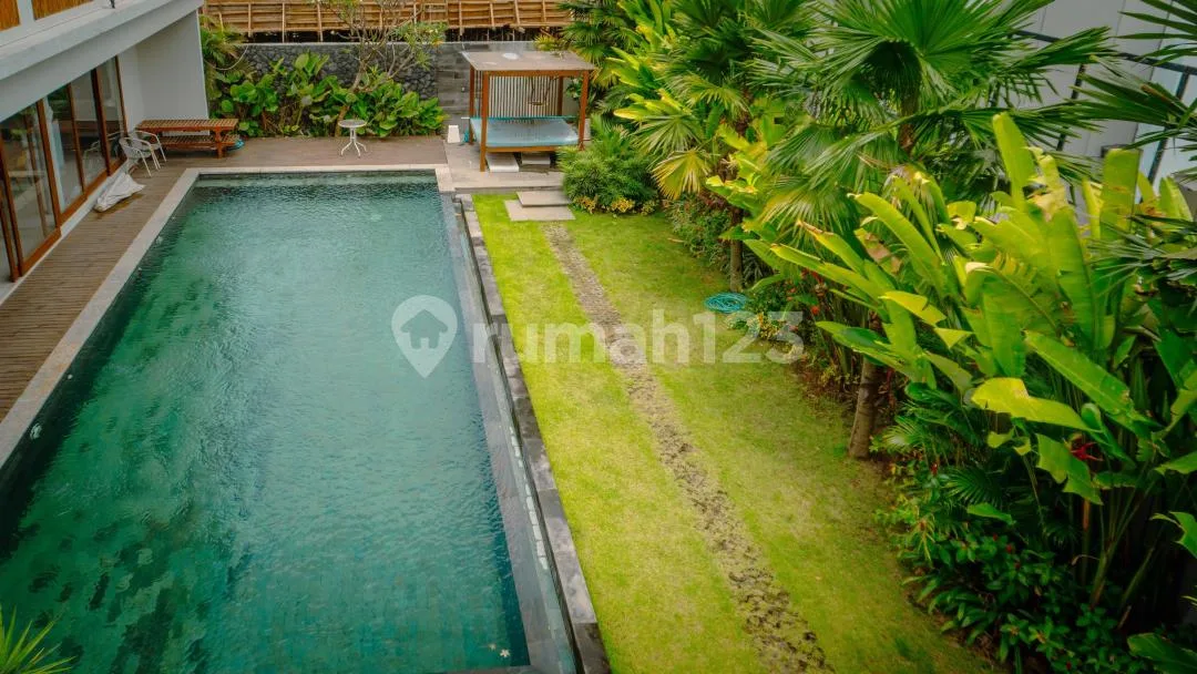 Villa Mewah Full Furnish With Pool Strategis Dekat Pantai, Canggu - Image 4 of 4