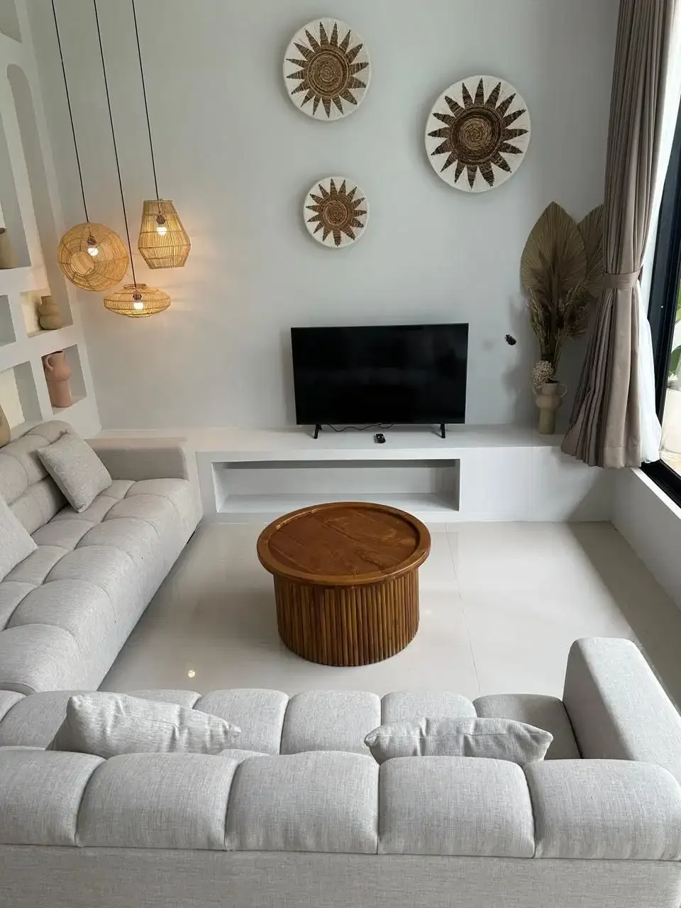 VILLA MEDITERANIAN ONE GATE FURNISHED LOKASI BEST KEROBOKAN - Image 1 of 10